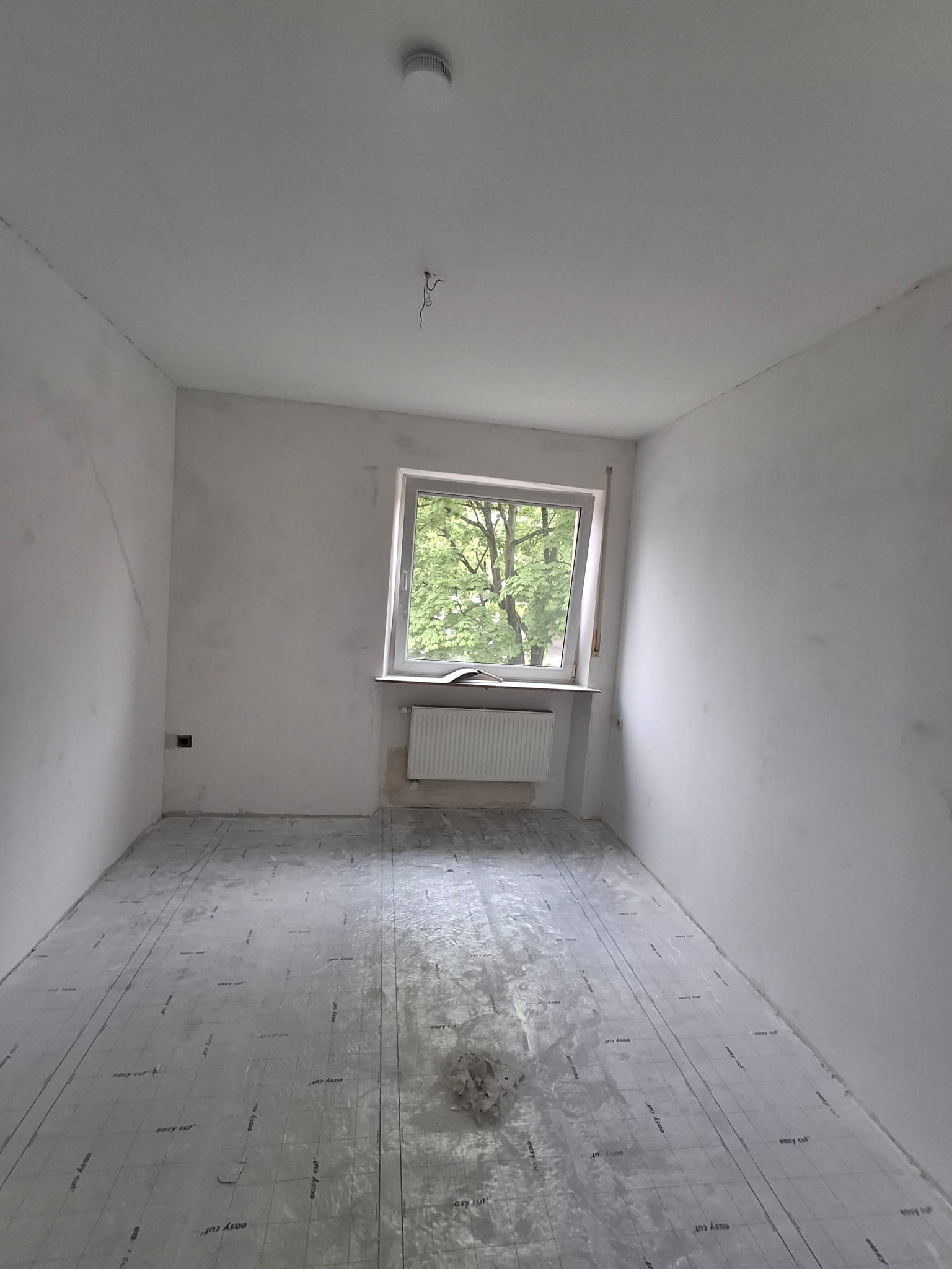 Wohnraum vor der Sanierung